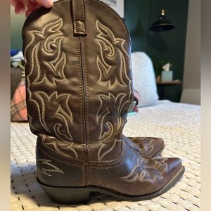 Laredo Women’s cowboy boots